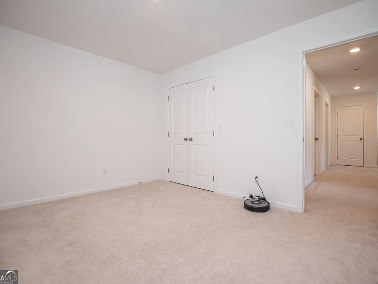 194 Rivulet Dr — Photo 3