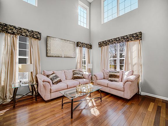 4th image of 1361 Sweetbay Ln