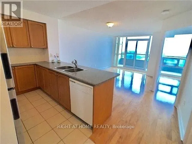 2 bed, $2,400 — Photo 3