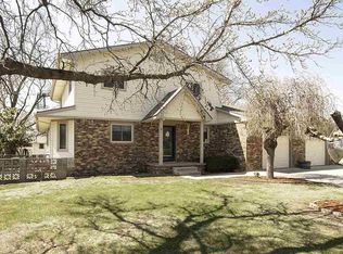 1949 N Hillcrest Dr, Goddard, KS 67052