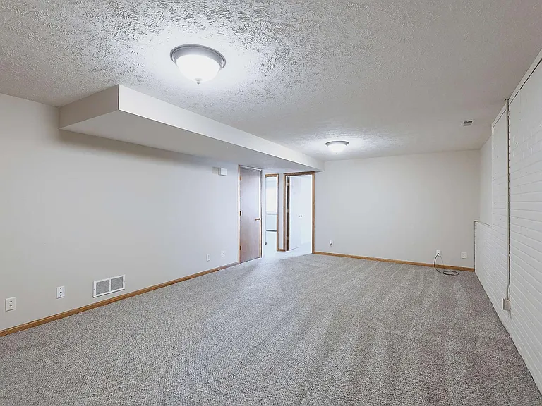 8604 Delphinium Ln — Photo 33