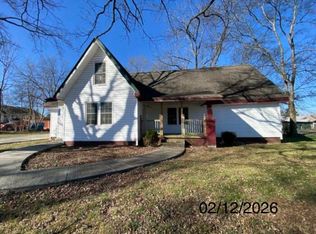 107 N West St, Decherd, TN 37324