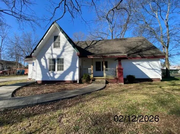 107 N West St, Decherd, TN 37324