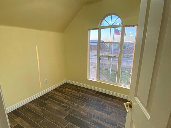 5th image of 23019 E Munoz St