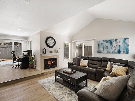 2nd image of 6056 Portobelo Ct