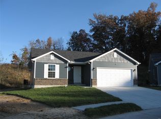 698 Rockshire Dr, Herculaneum, MO 63048