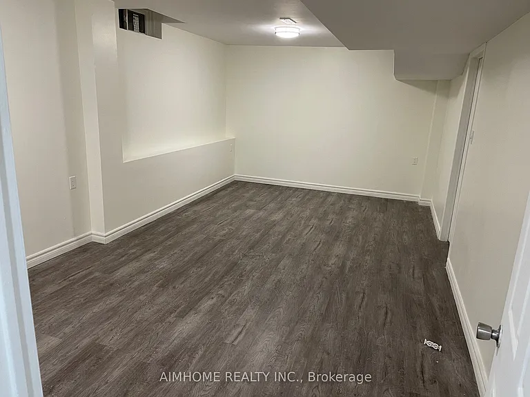 58 Hewlett Cres #BSMNT — Photo 13
