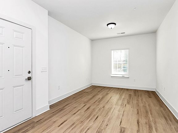2nd image of 3515-107 Markland Dr