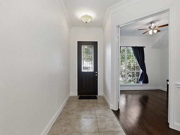 4th image of 1383 Sandhurst Dr