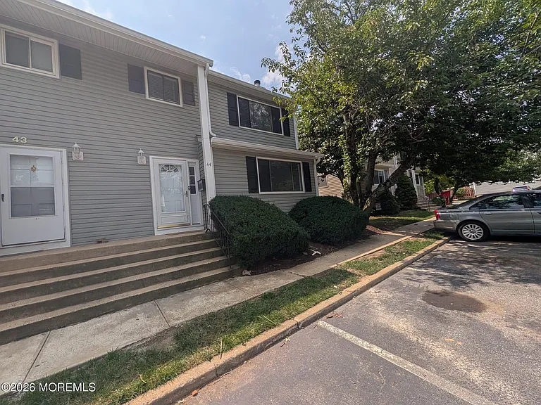 44 Davids Ct — Photo 2