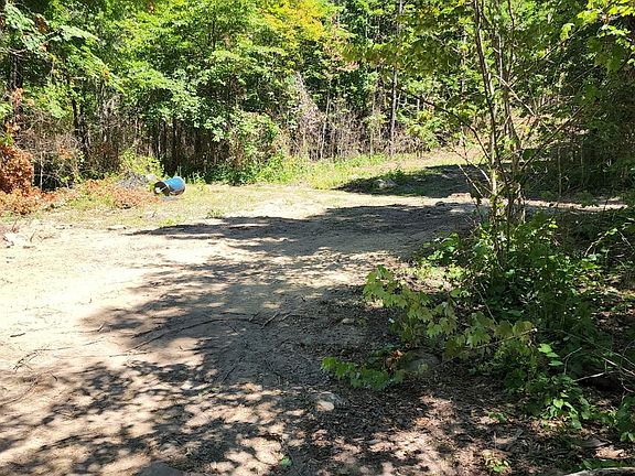 5th image of 937 N 40th Dr