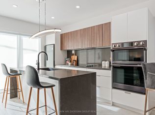 16 Minto St #1, Toronto, ON M4L 1B6