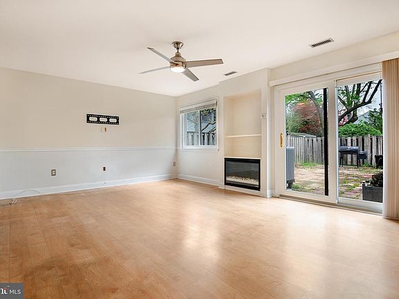 4th image of 1055 Cedar Ridge Ct