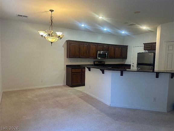 3rd image of 515 Newberry Springs Dr
