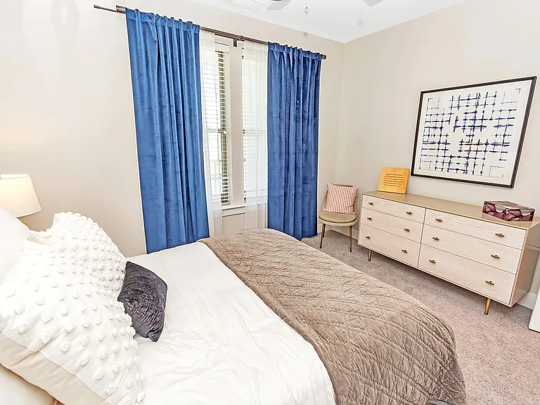 Pointe at Research Park Apartments — Photo 38