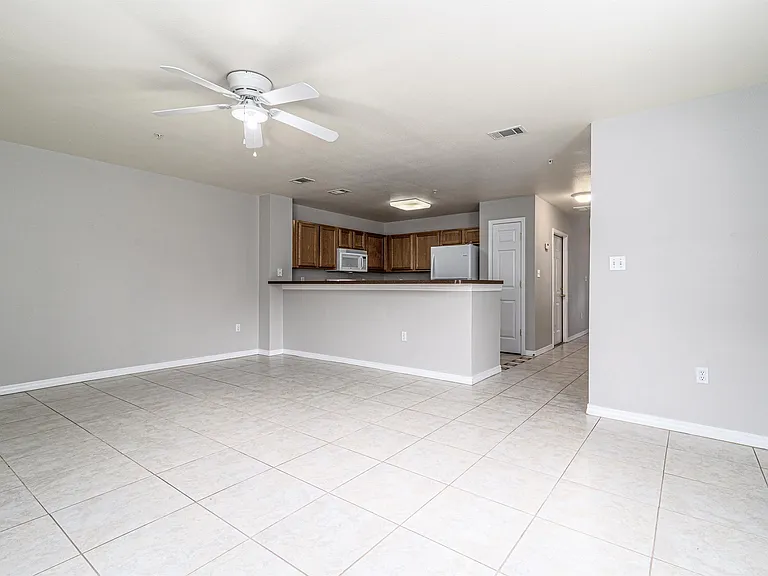 100 Corwin Dr — Photo 12