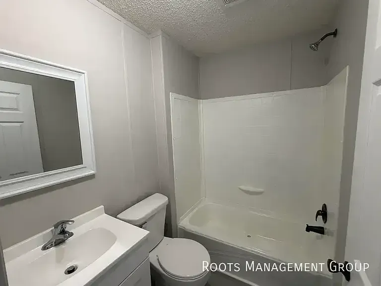 303 Carriage Lane Est #303 — Photo 18