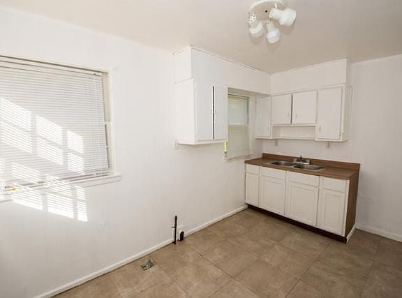 5th image of 1909 Inglewood Pl