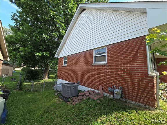 3rd image of 113 Philecia Dr