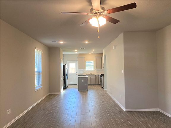 5th image of 31311 Conover Dr