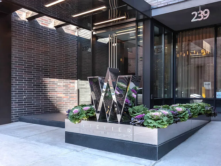 239 N 9th St #W517 — Photo 4