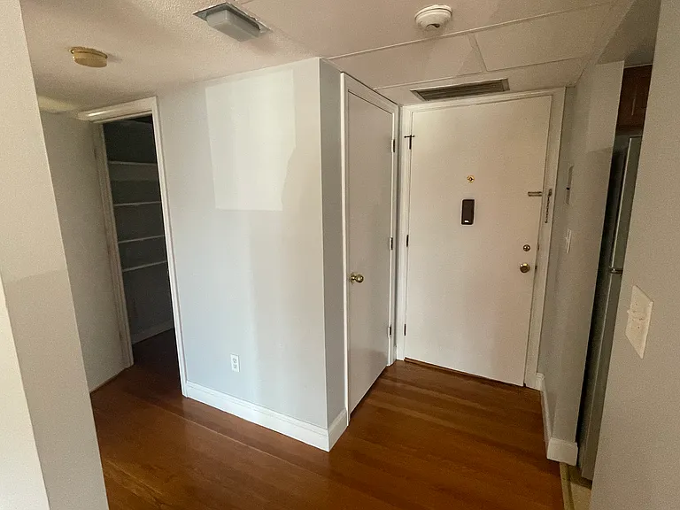 530 Vfw Pkwy #203 — Photo 7