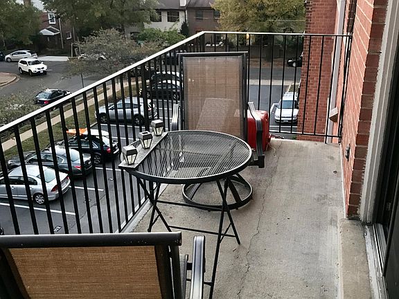 4th image of 1117 N Randolph St APT 403