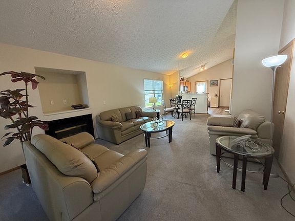 3rd image of 8257 Mira St