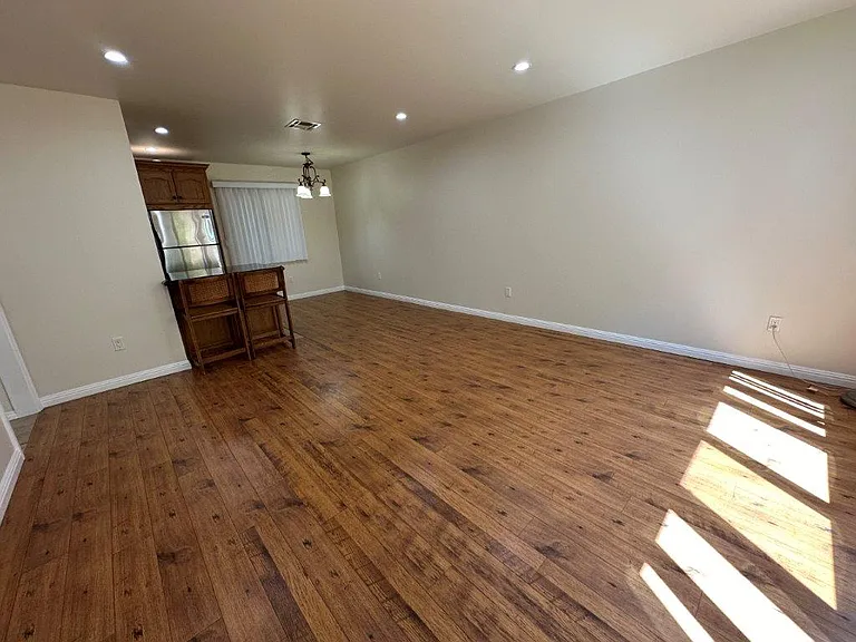 12540 Moorpark St — Photo 3