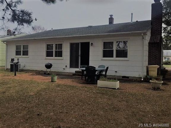 3rd image of 1 Cortlandt Dr