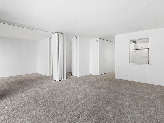 4th image of 2650 N Lakeview Ave APT 2404