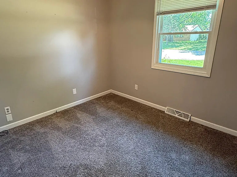 827 Cypress Dr — Photo 11