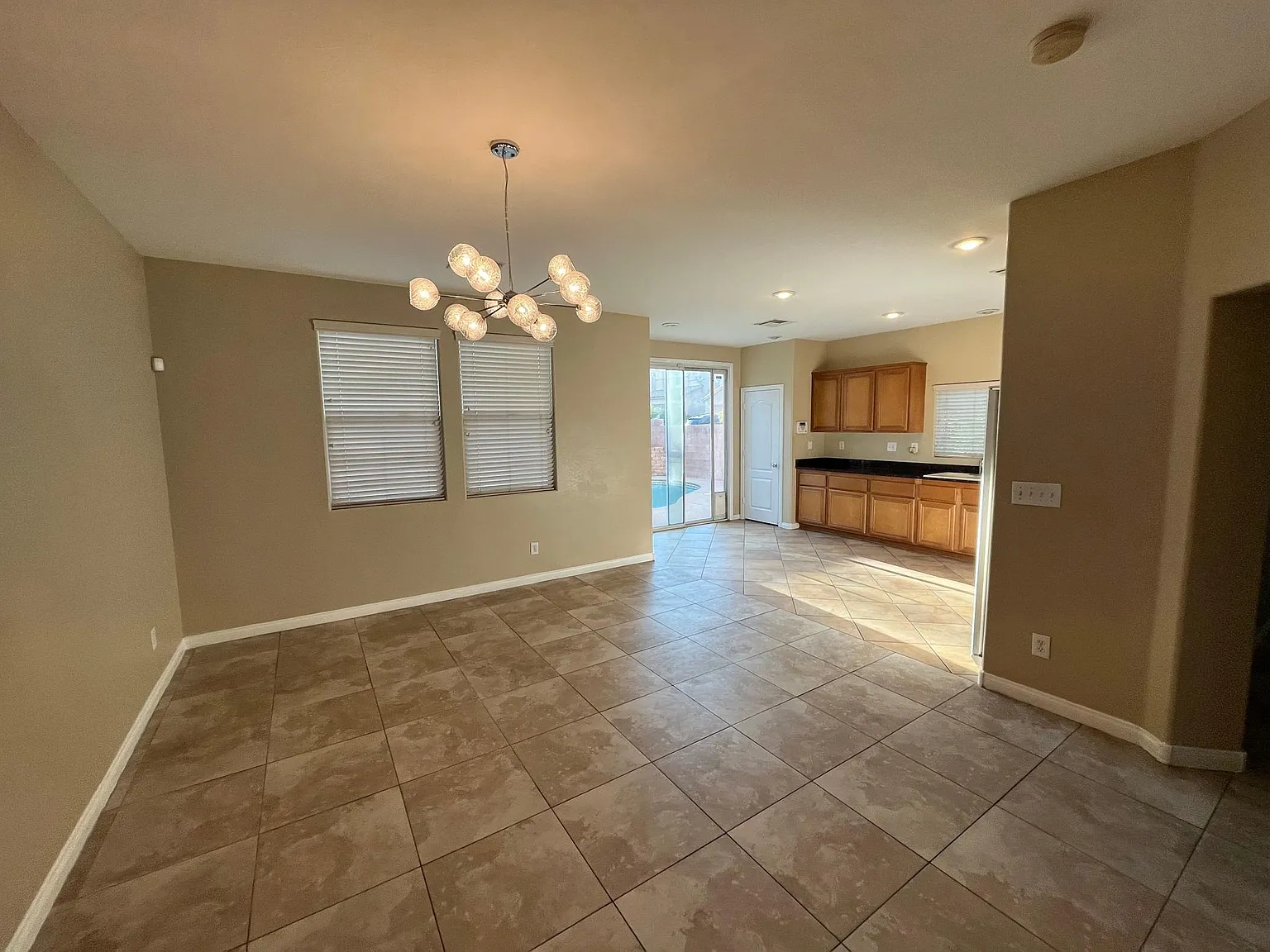 Divine Ridge St, Las Vegas — Photo 2