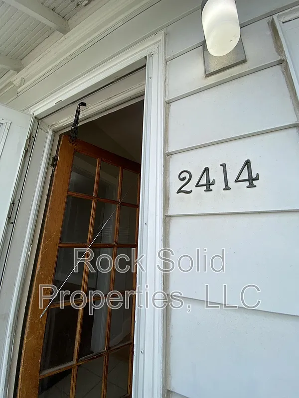 3 bed, 1.0 bath, 936 sqft, $1,595 — Photo 2
