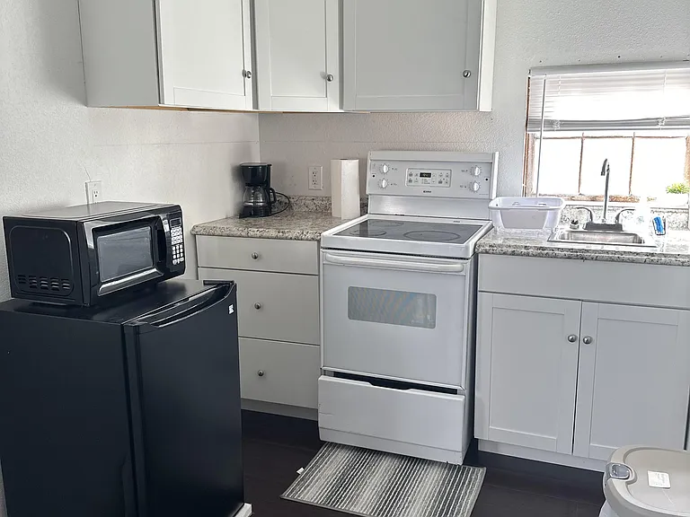 E Kaley St — Photo 2