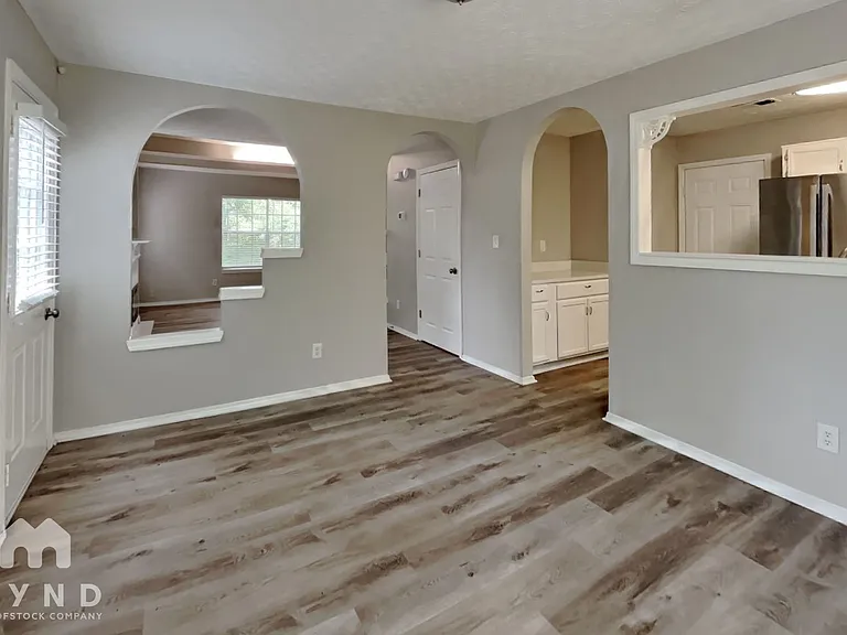 2933 Riverwalk Cv — Photo 6