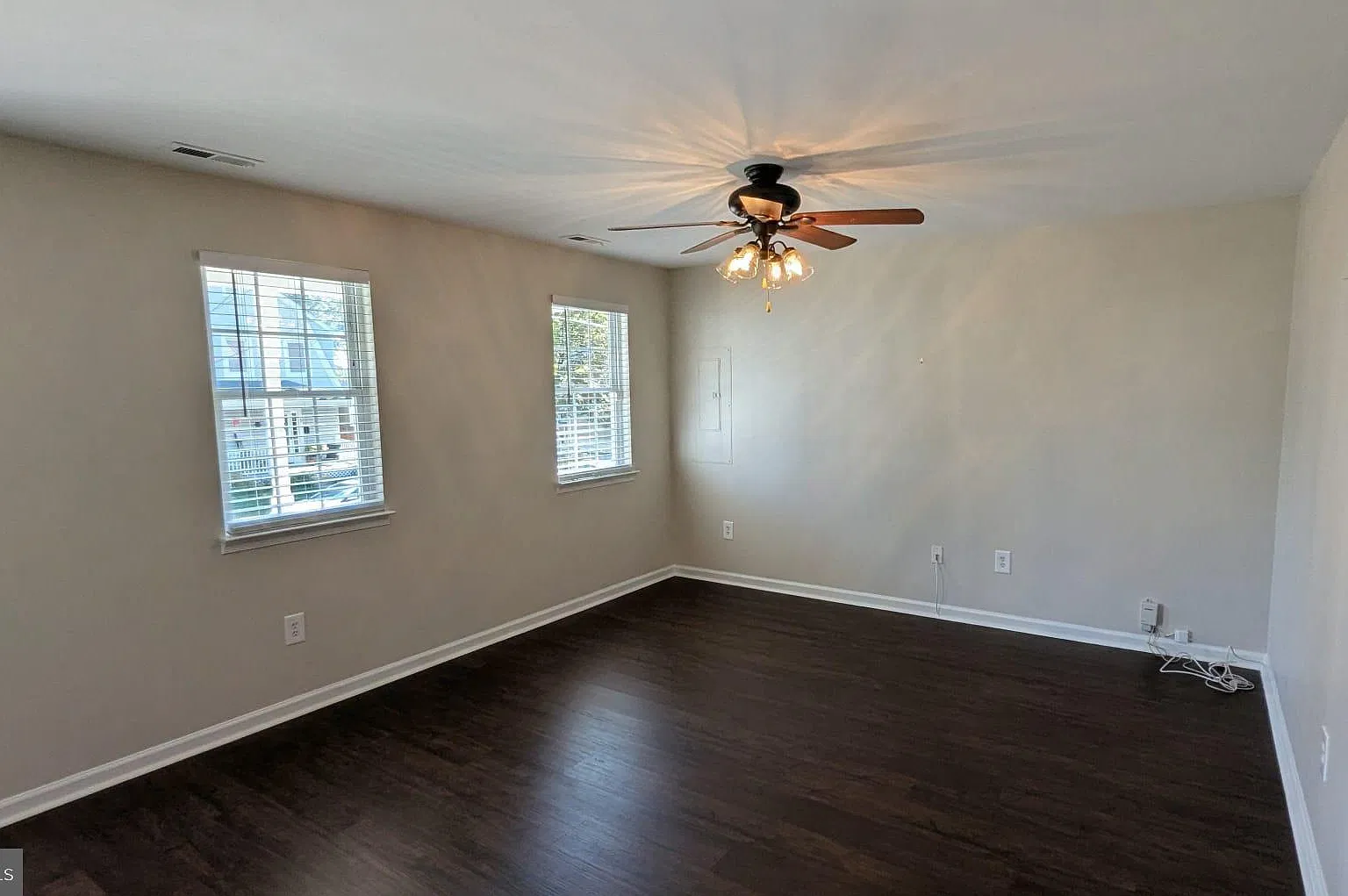 3 bed, 2.5 bath, 1106 sqft, $2,800 — Photo 4