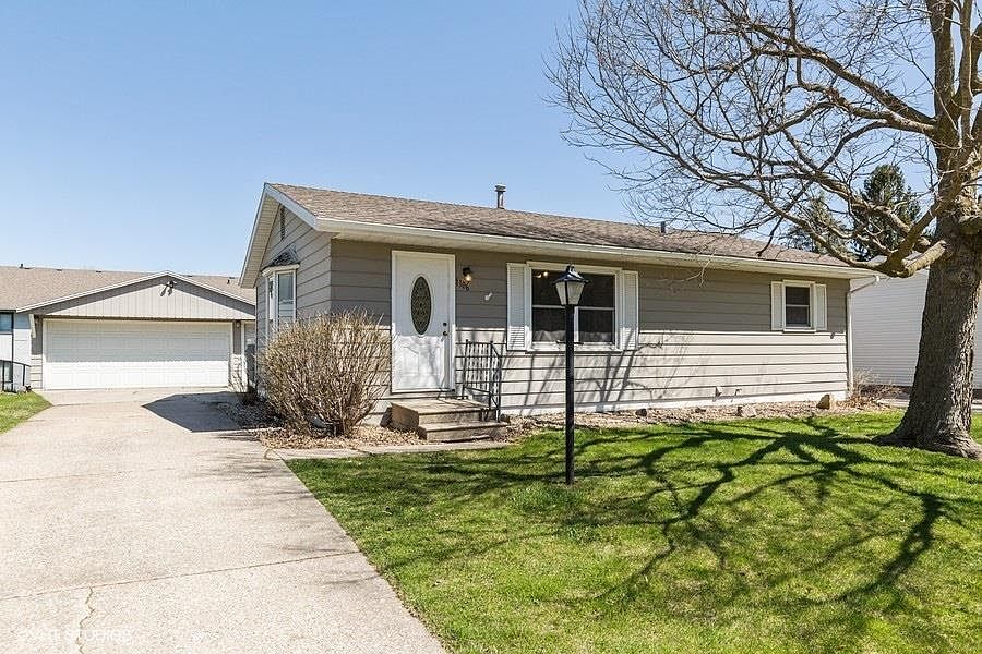 1st image of 1106 Lilac Ln