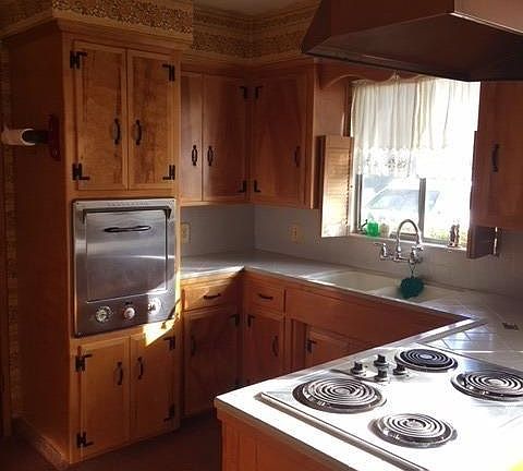 2nd image of 2446 W Cambridge Dr