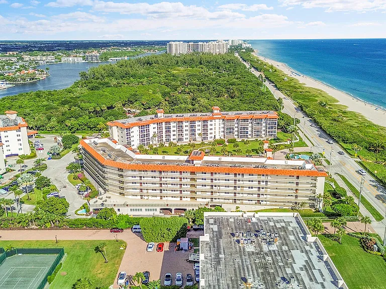 2871 N Ocean Blvd #D302 — Photo 41