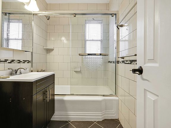 5th image of 4711 Ditmars Blvd #2