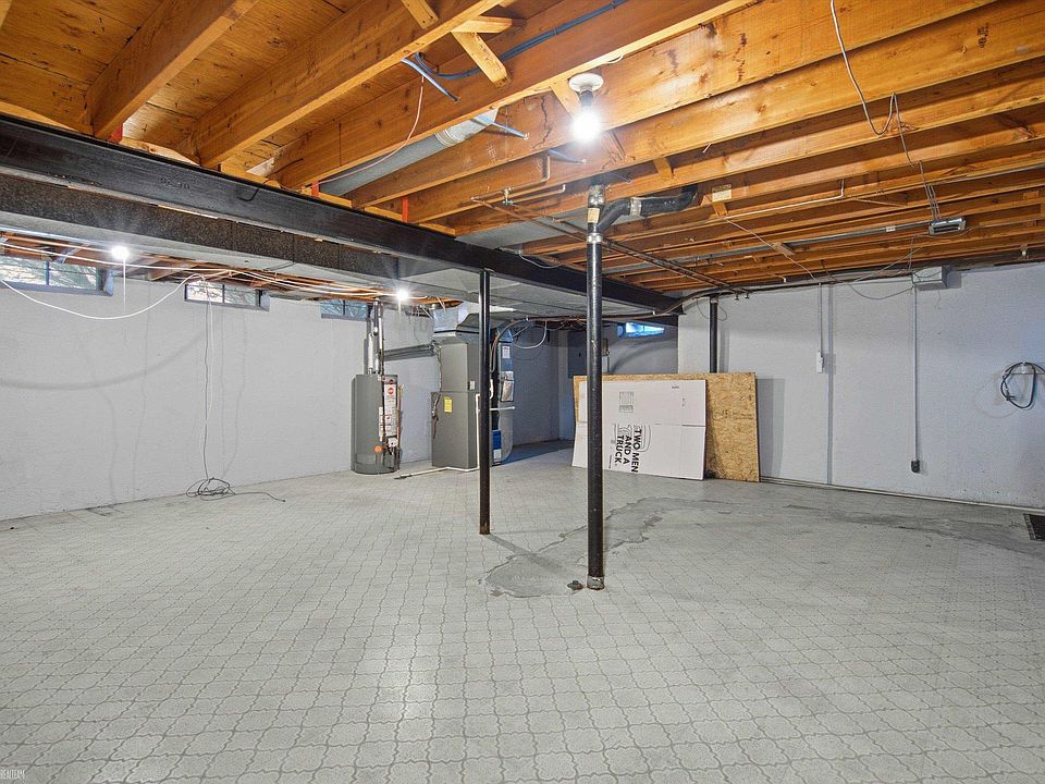 102 Lois Ln, photo 20