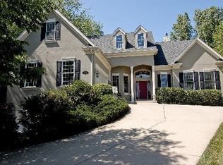 2S663 Wendelin Ct, Wheaton, IL 60189