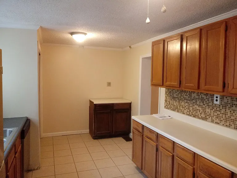 139 Eagan Cir — Photo 3