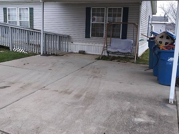 5th image of 4332 Yale St