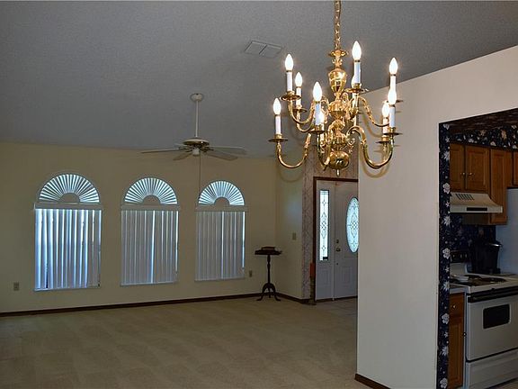 3rd image of 2051 W Prairie Cir