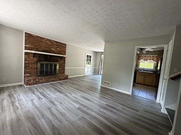 2nd image of 1556 Ember Cir