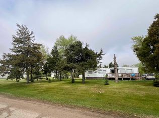 306 Main St S, Des Lacs, ND 58733