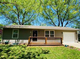 205 W 6th St, Perry, KS 66073