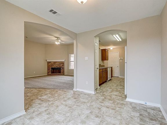 3rd image of 2347 Gaylord Dr